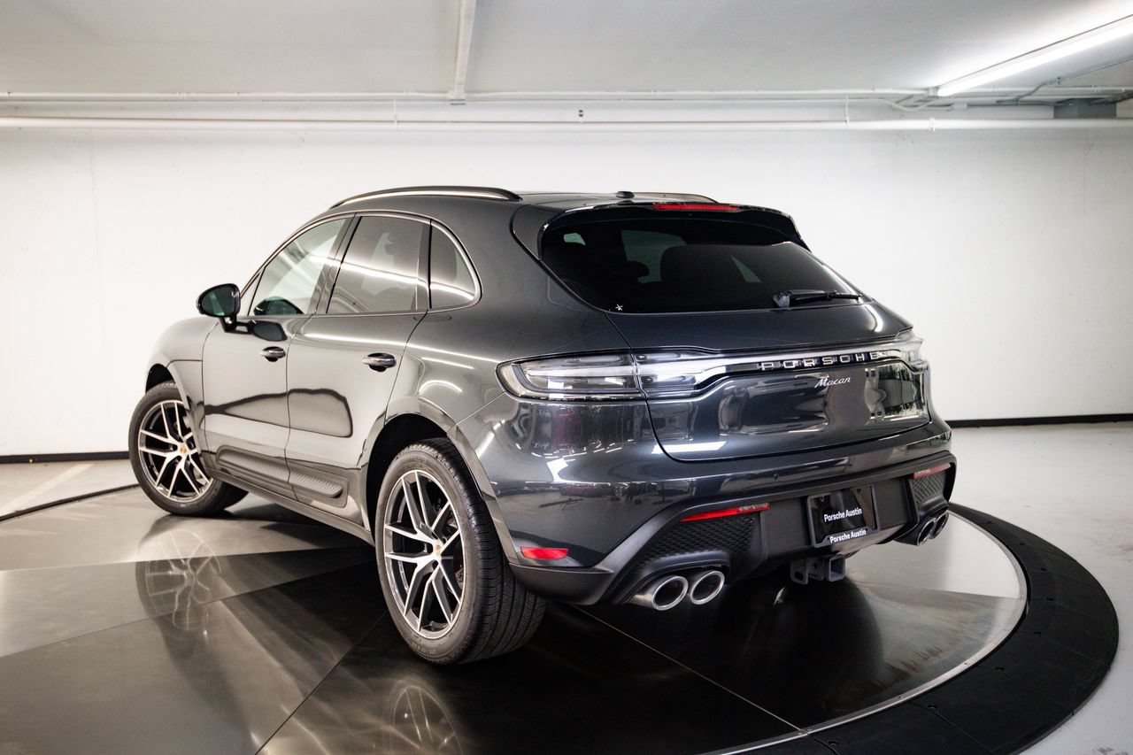 Certified 2024 Porsche Macan AWD/4WD image 3