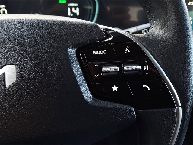 Certified 2023 Kia Niro EX image 25