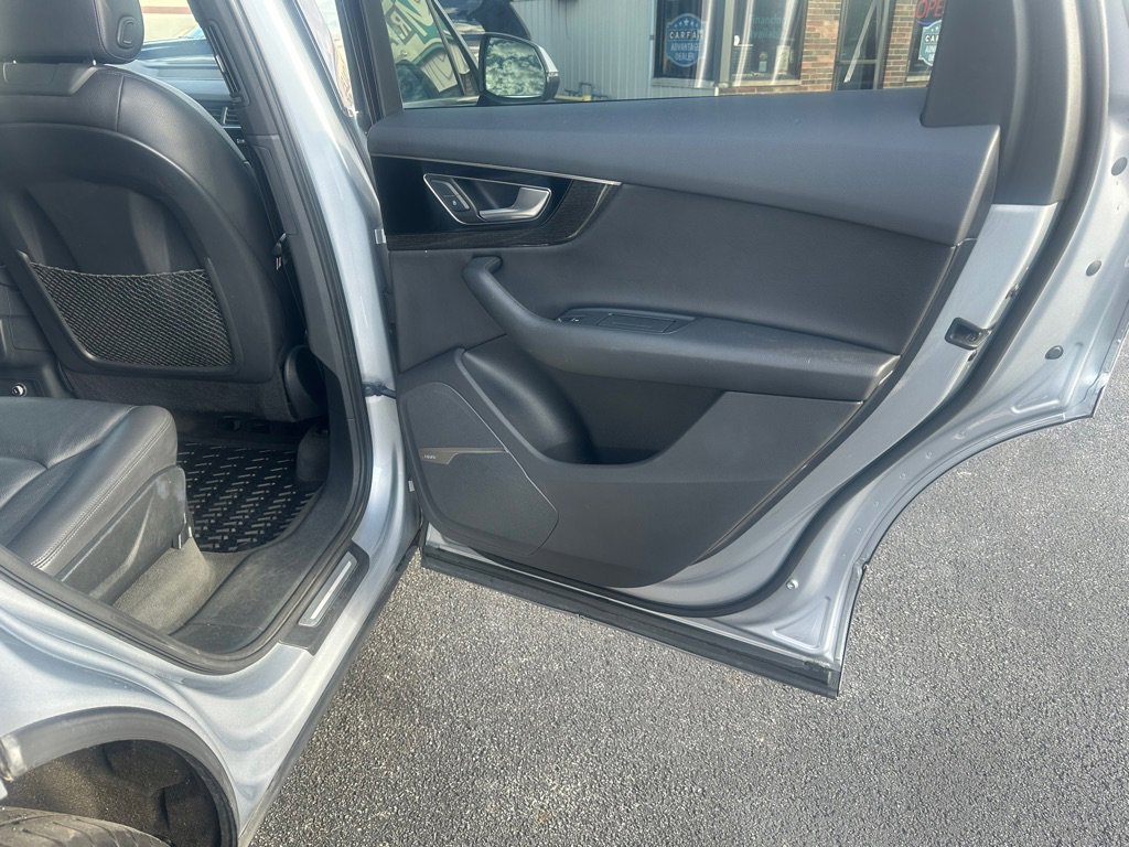 Used 2018 Audi Q7 3.0T Premium Plus w/ Premium Plus Package image 29