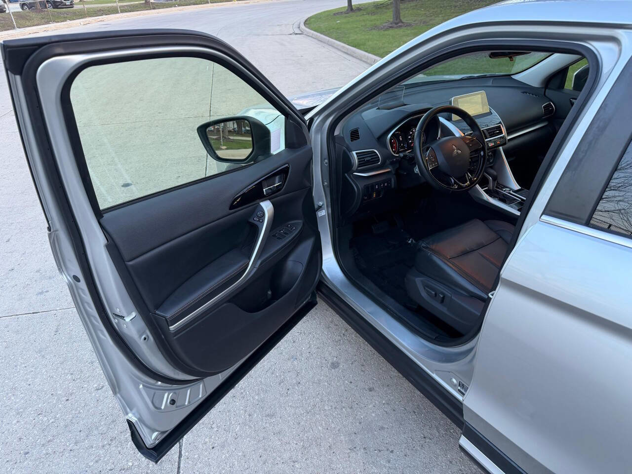 Used 2018 Mitsubishi Eclipse Cross SEL image 15