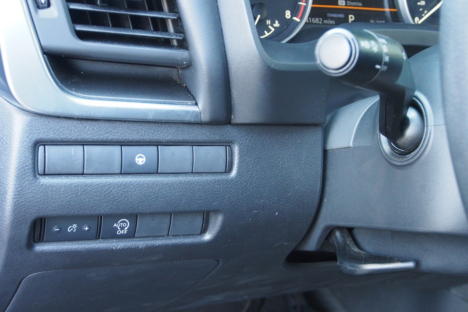 Used 2023 Nissan Rogue SV FWD image 20