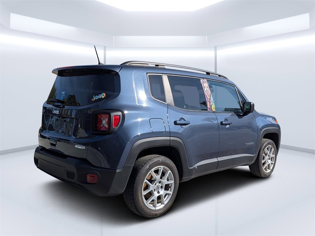 Used 2022 Jeep Renegade Latitude image 3
