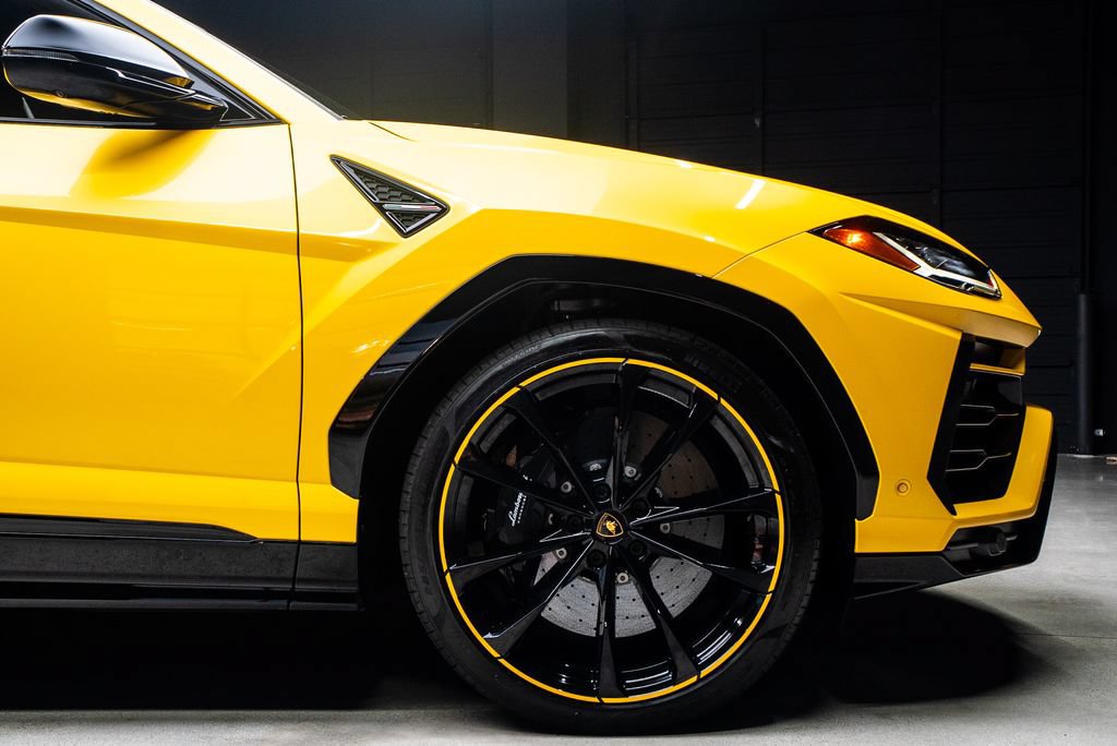 Used 2022 Lamborghini Urus AWD/4WD image 16