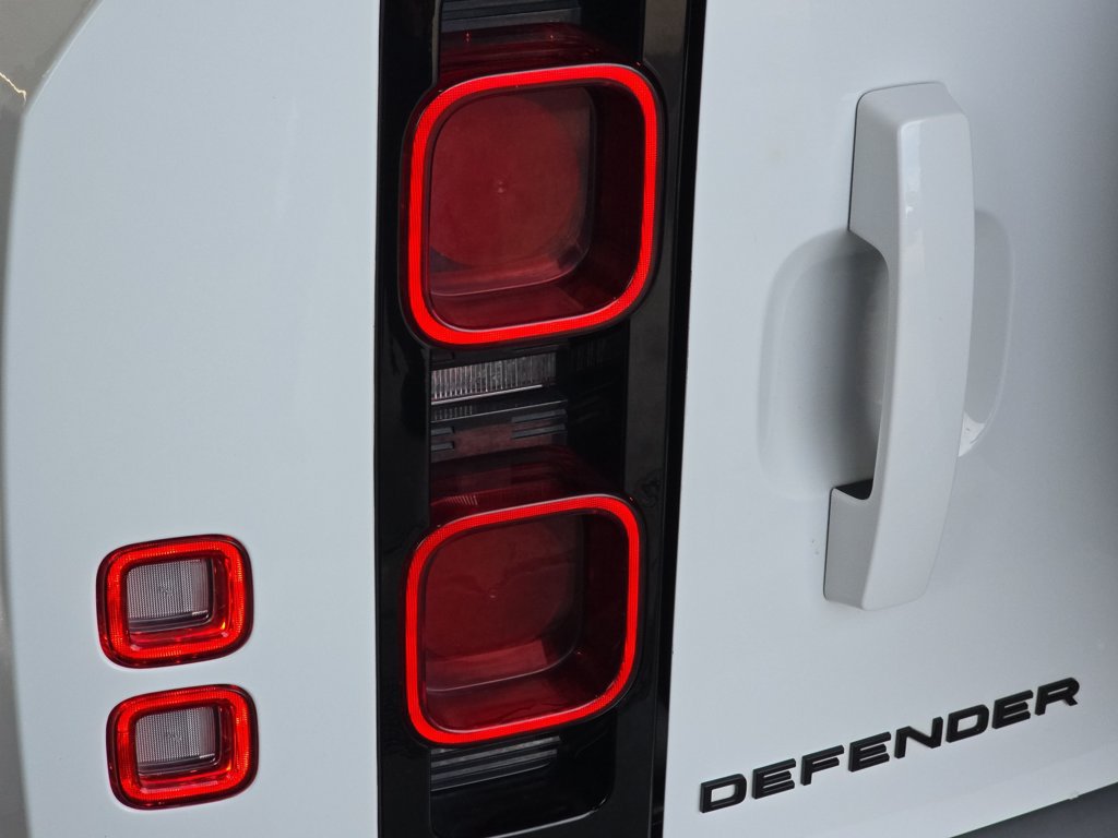 Certified 2025 Land Rover Defender 110 S AWD/4WD image 35