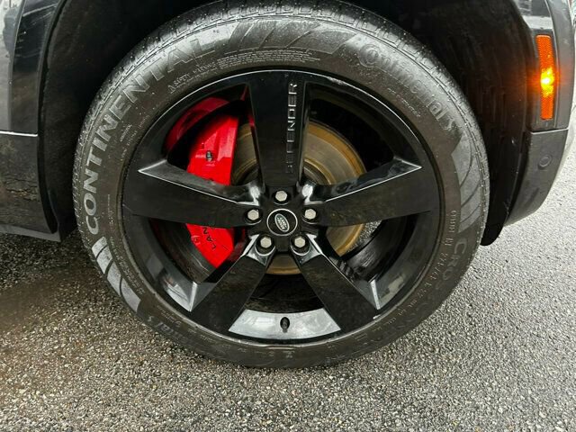 Used 2023 Land Rover Defender 130 X-Dynamic SE image 30