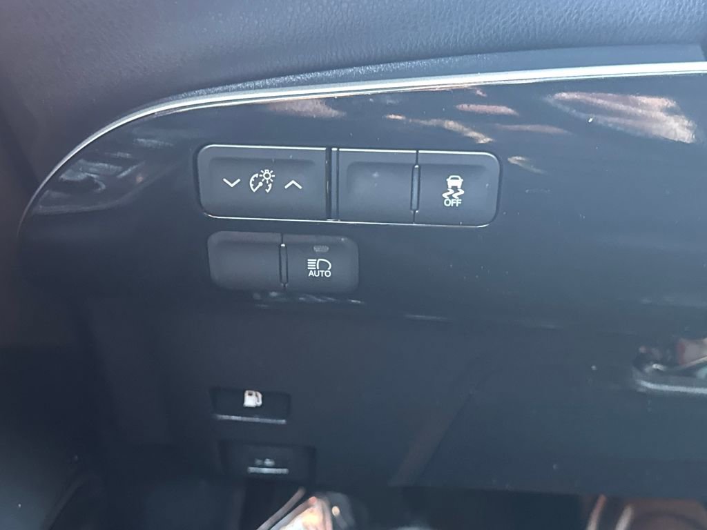 Used 2017 Toyota Prius Three Touring image 30