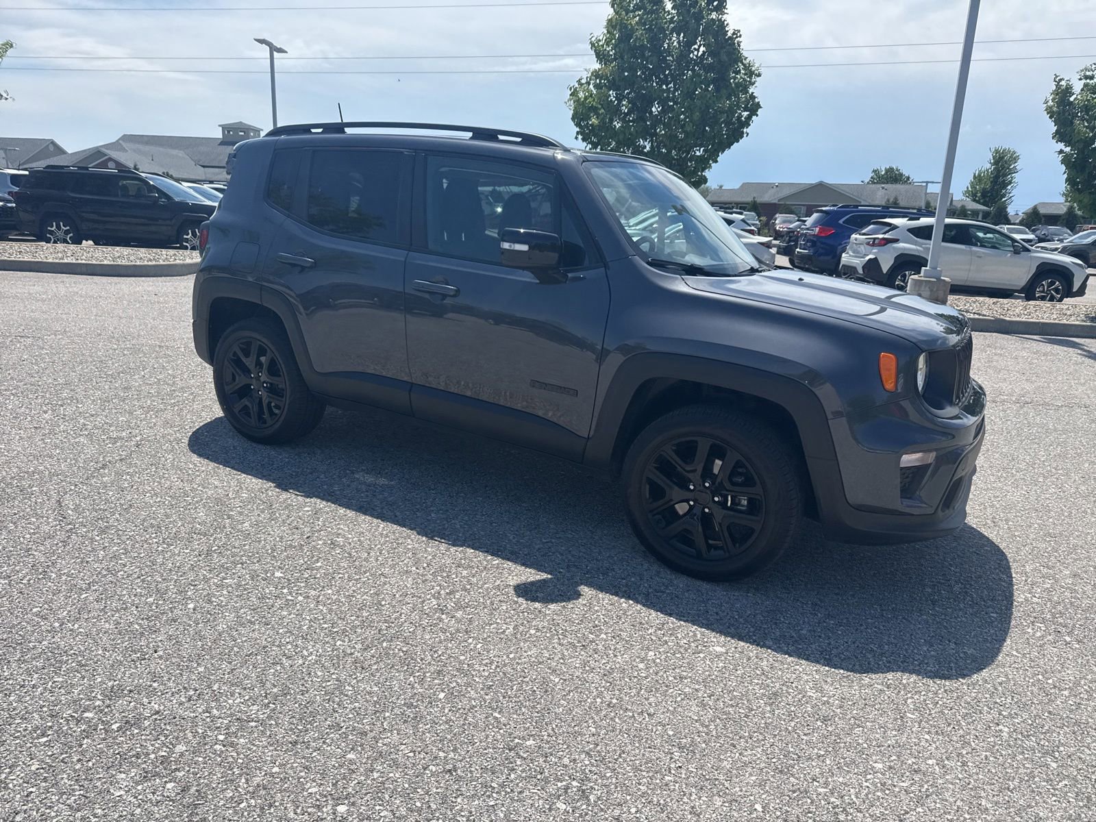 Used 2023 Jeep Renegade Altitude w/ Convenience Group I AWD/4WD image 9