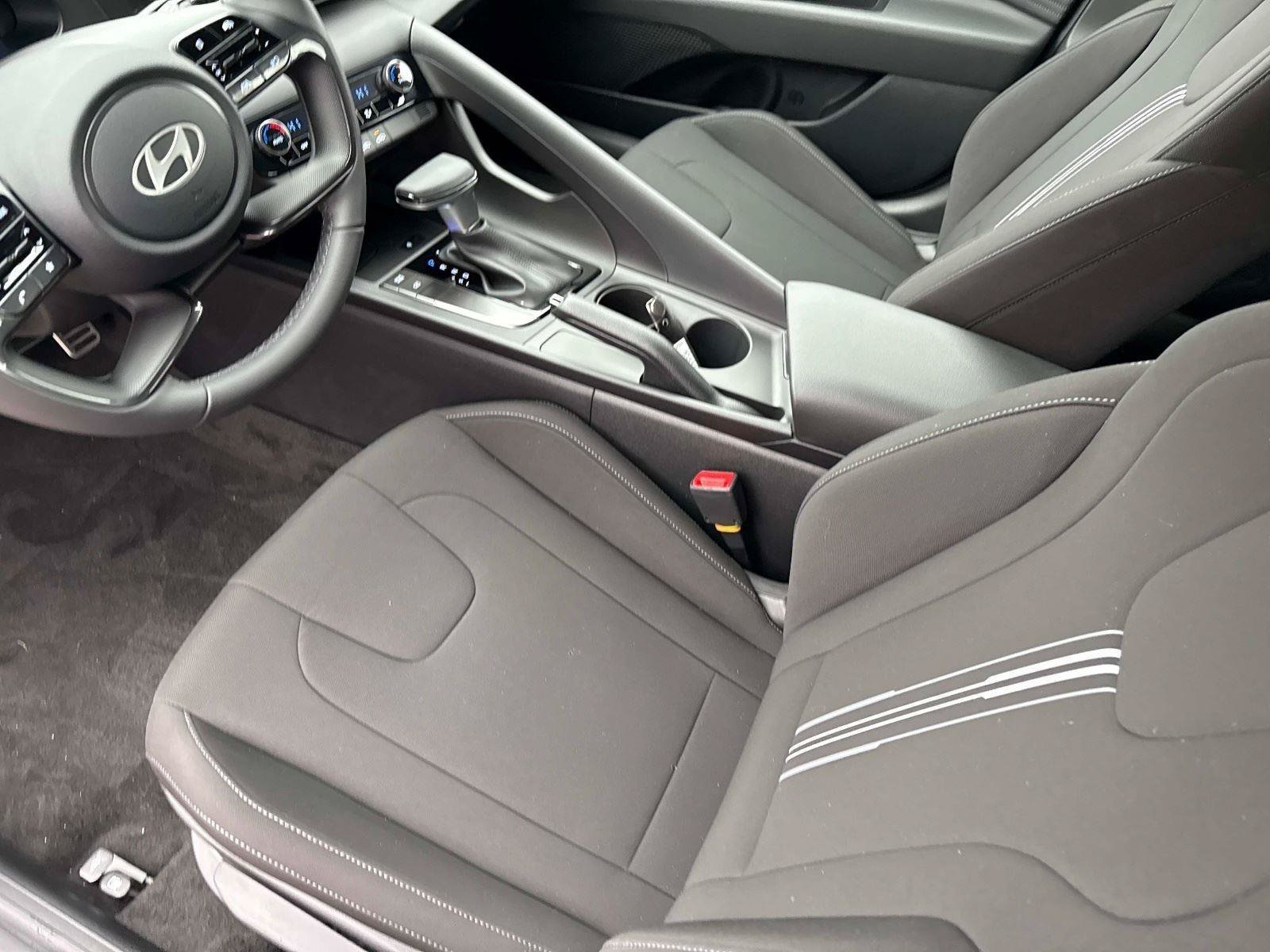 New 2025 Hyundai Elantra Sport FWD image 21