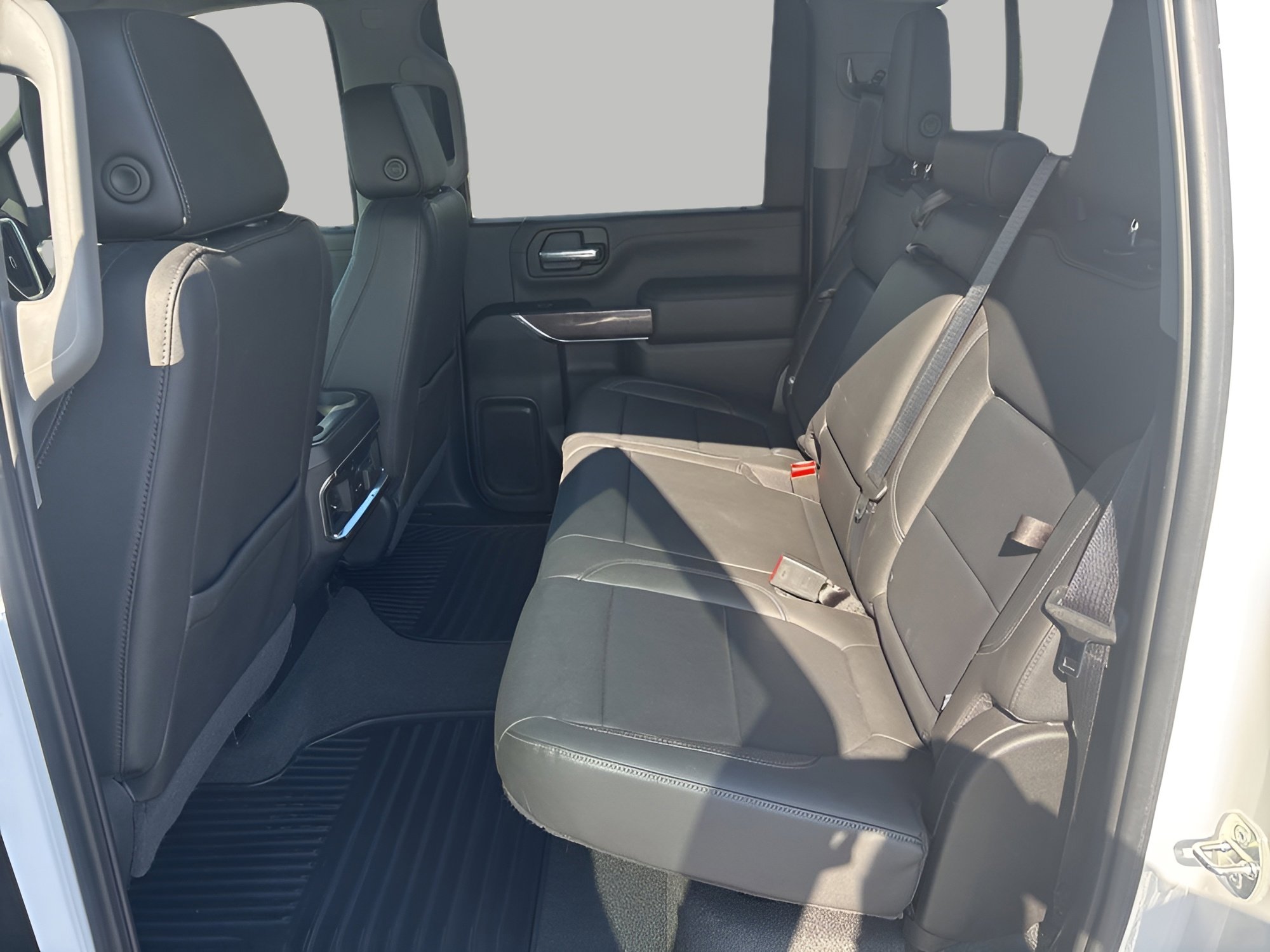 Used 2022 Chevrolet Silverado 3500 LTZ w/ LTZ Convenience Package image 14