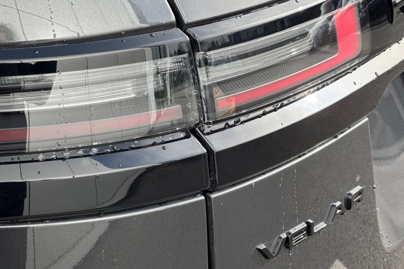 Used 2025 Land Rover Range Rover Velar Dynamic SE image 34