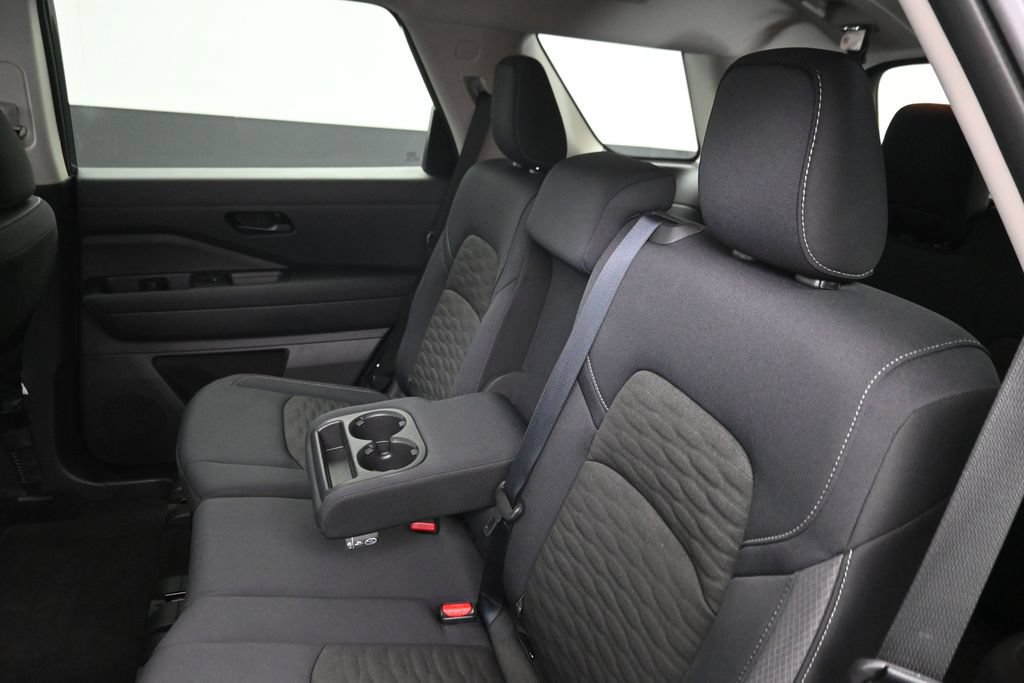 Used 2025 Nissan Pathfinder SV AWD/4WD image 24