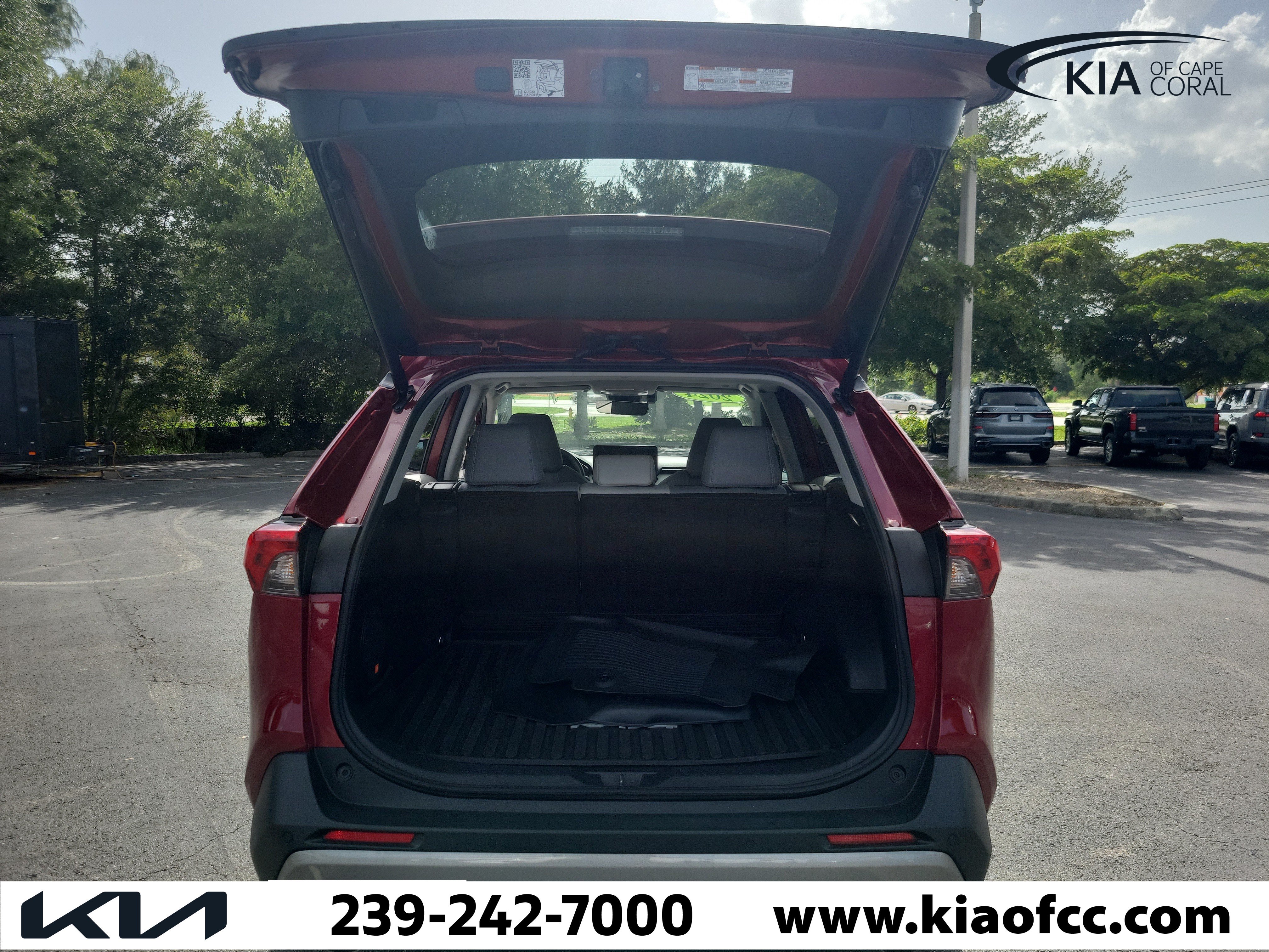 Used 2024 Toyota RAV4 Limited w/ Advanced Technology Package FWD image 11