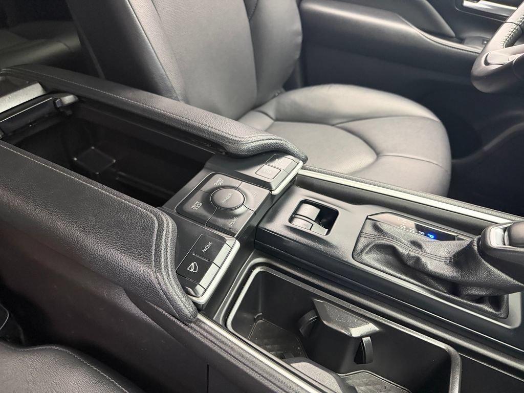 Used 2025 Toyota Grand Highlander AWD image 44