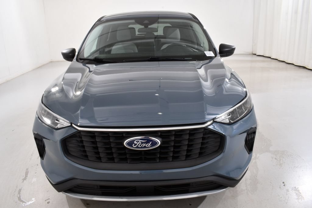 Used 2023 Ford Escape Active AWD/4WD image 3