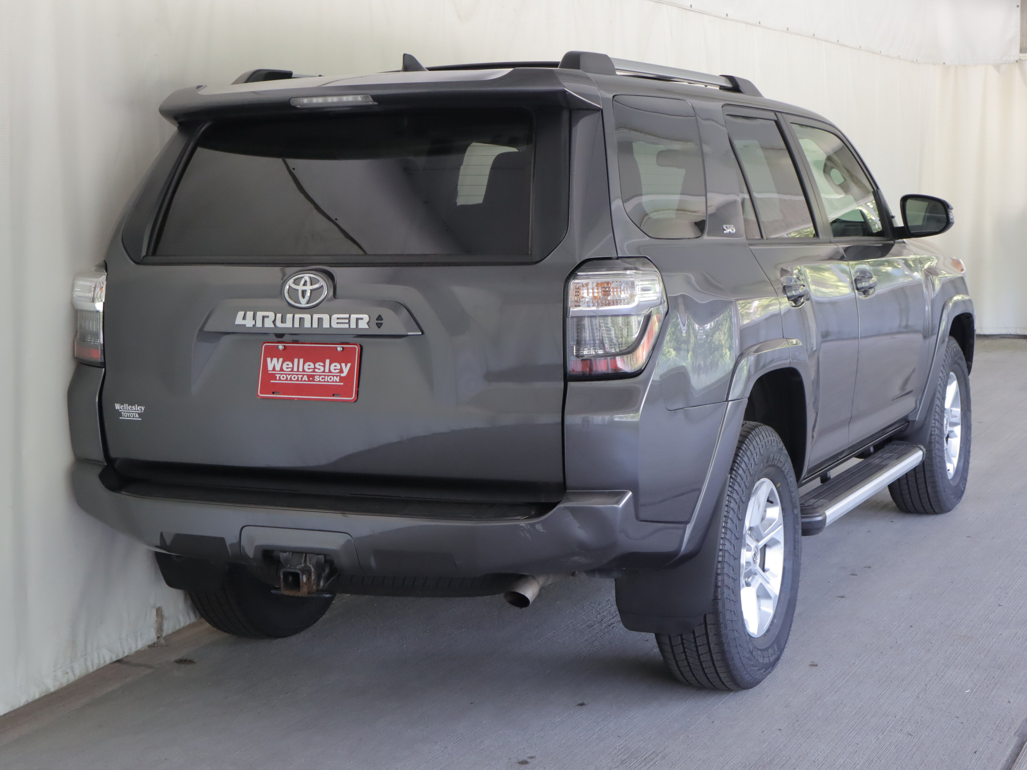 Used 2023 Toyota 4Runner SR5 Premium w/ Moonroof Package AWD/4WD image 8
