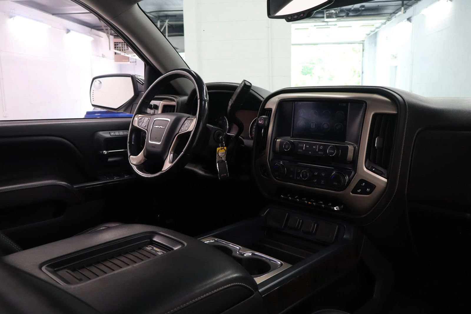 Used 2016 GMC Sierra 1500 Denali w/ Enhanced Driver Alert Package AWD/4WD image 39