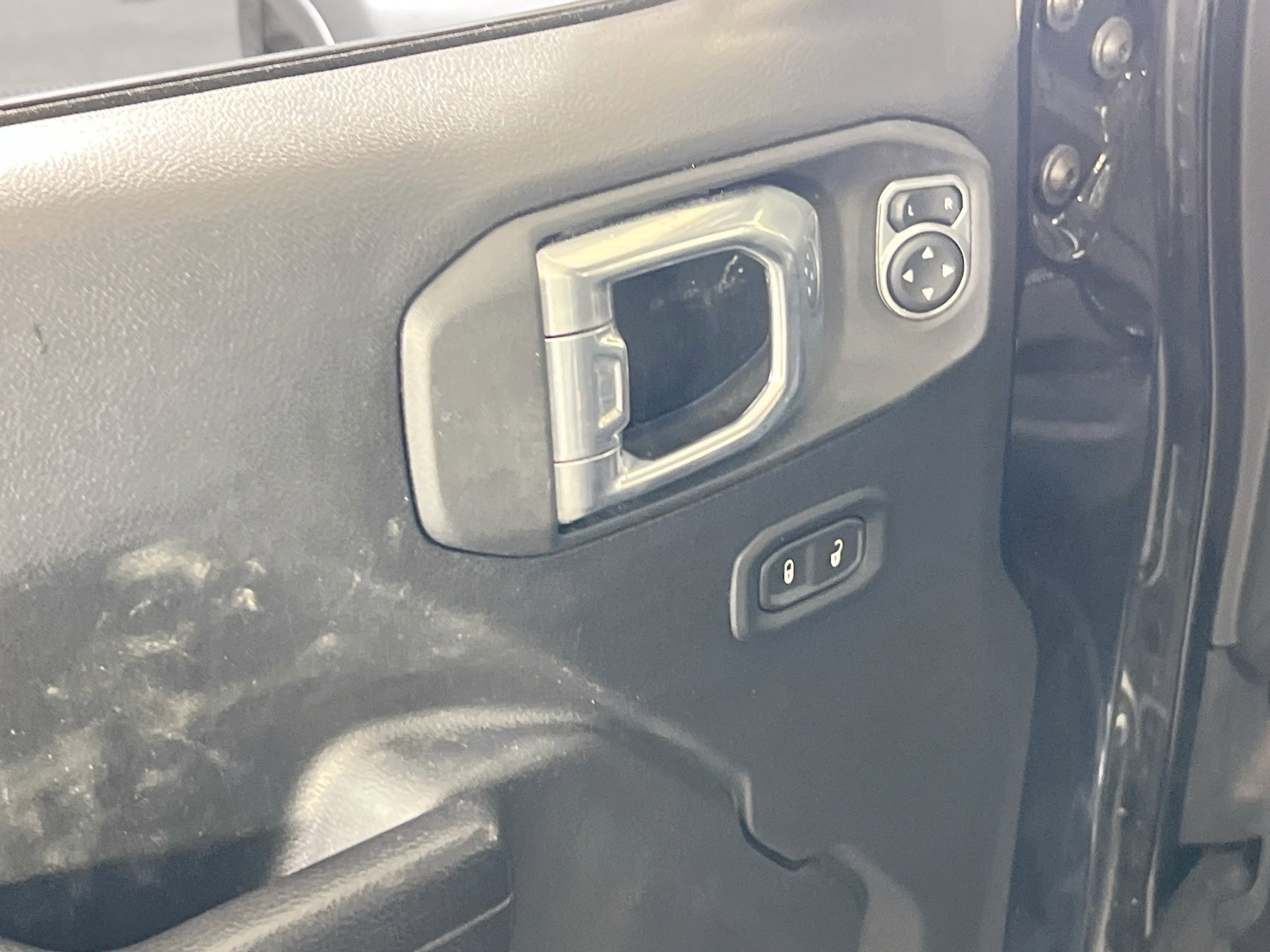 Used 2022 Jeep Gladiator Mojave w/ Cold Weather Group image 18