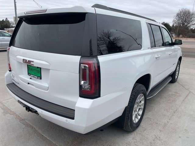 Used 2020 GMC Yukon XL SLT image 3