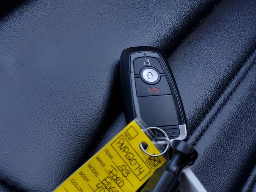 Used 2023 Ford Edge SEL image 28