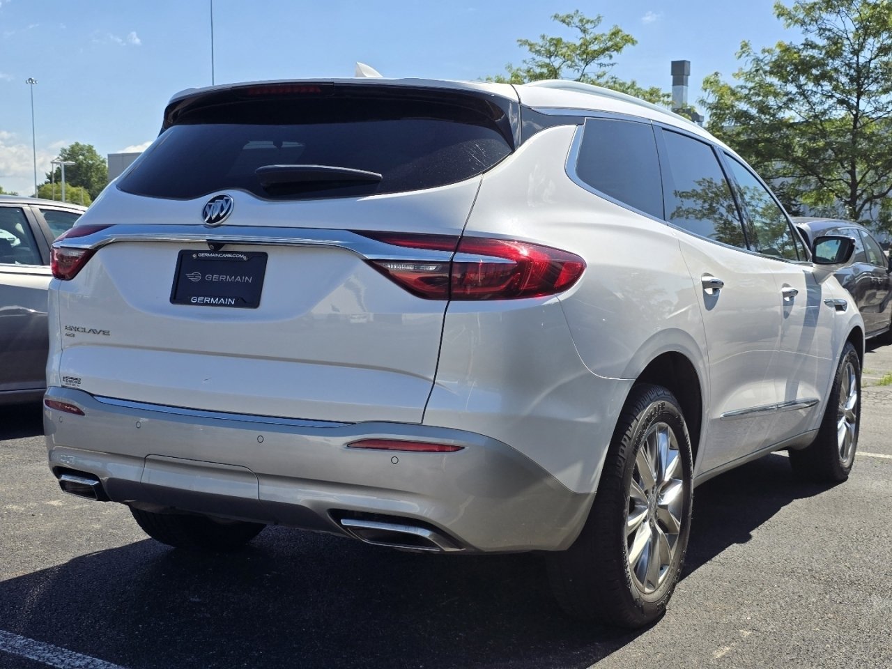 Used 2021 Buick Enclave Premium w/ Sun and Sites Package AWD/4WD image 7