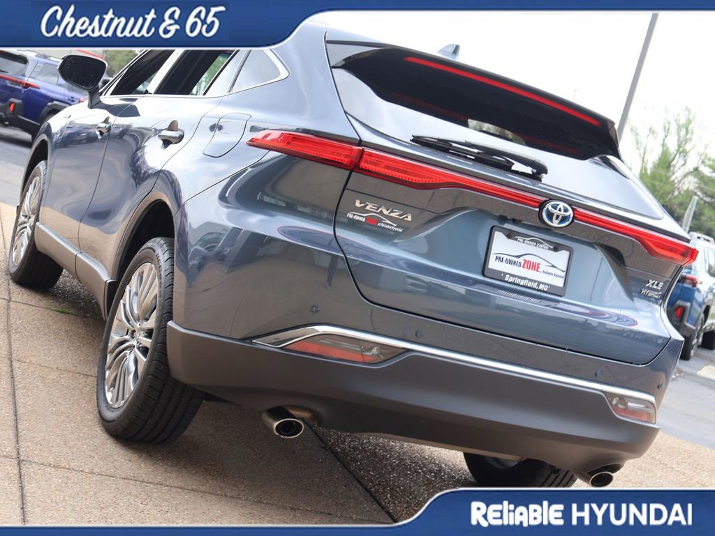 Used 2021 Toyota Venza XLE w/ Softex Package image 4