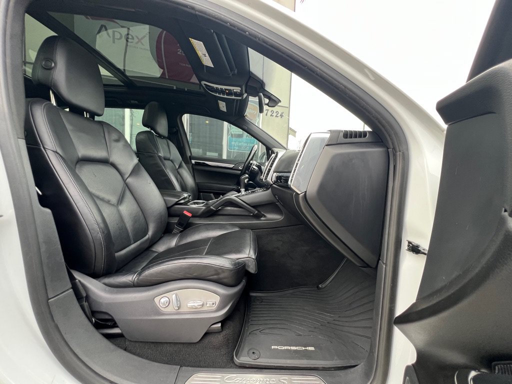 Used 2015 Porsche Cayenne S AWD/4WD image 18