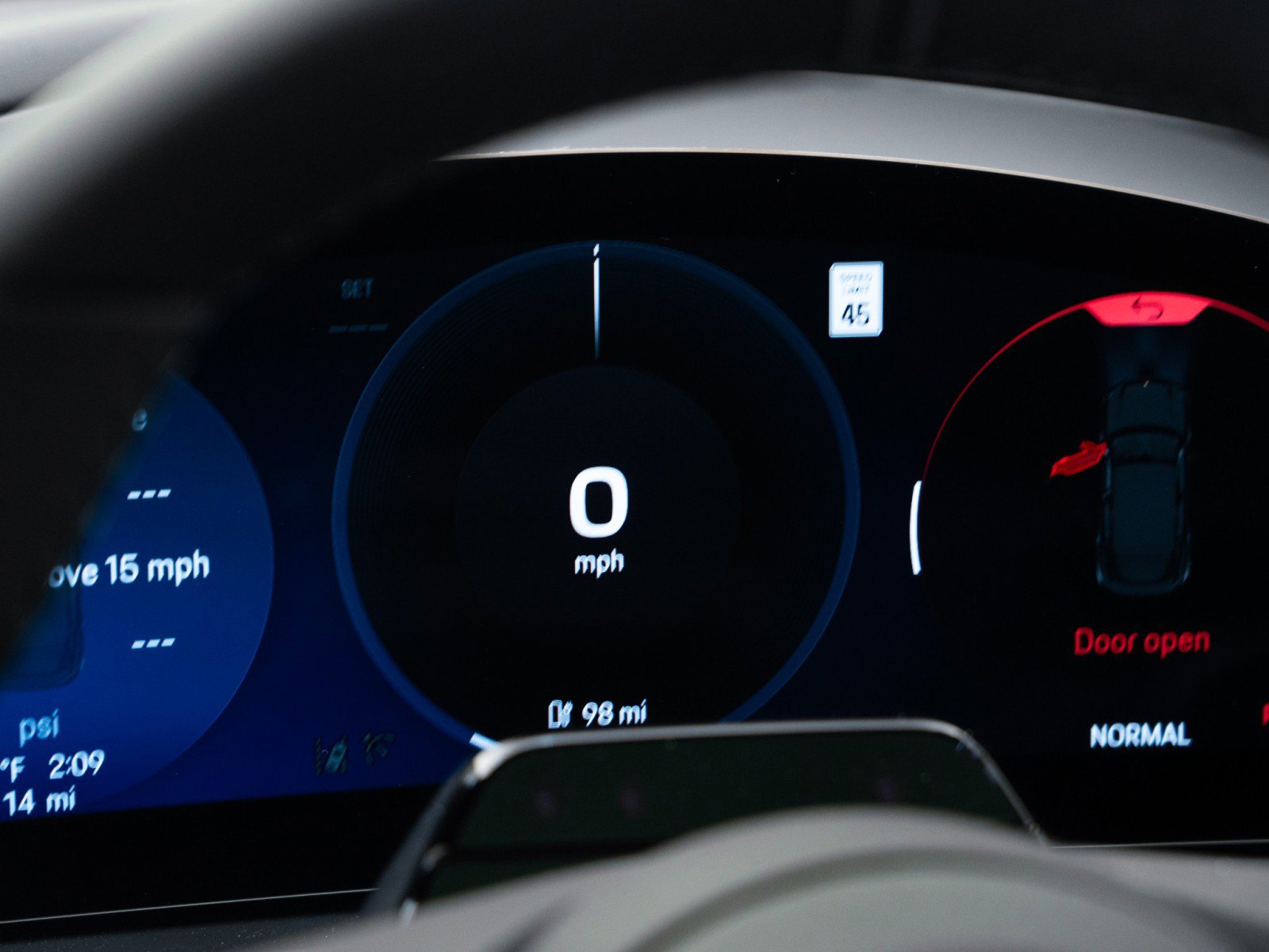New 2026 Porsche Macan Electric RWD image 22