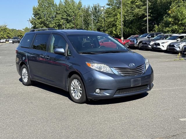 Used 2016 Toyota Sienna XLE w/ XLE Navigation Package FWD image 1