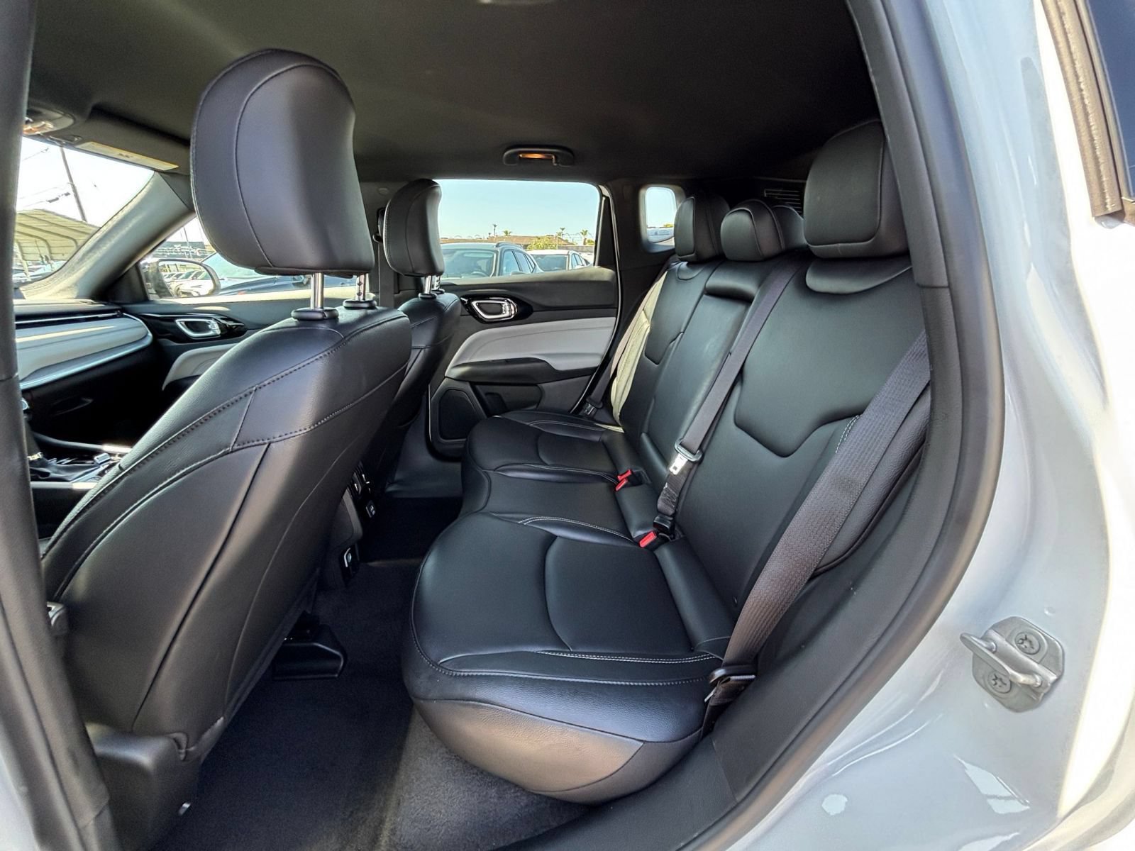 Used 2025 Jeep Compass Limited AWD/4WD image 27