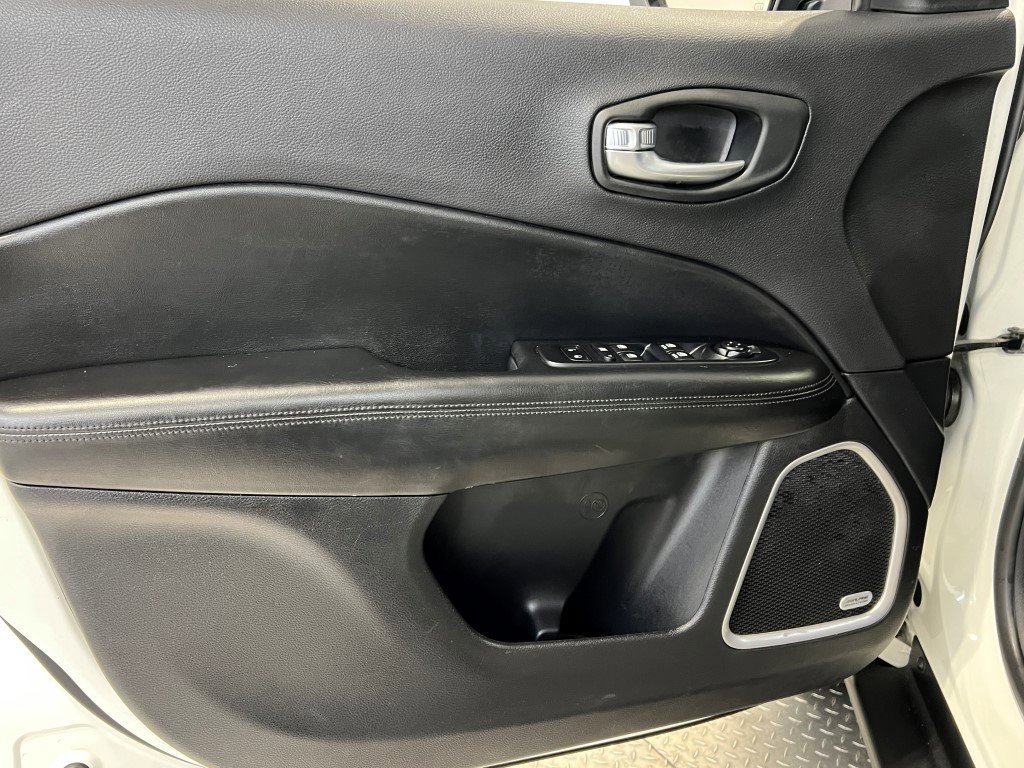 Certified 2021 Jeep Compass Latitude w/ Sun and Sound Group image 32