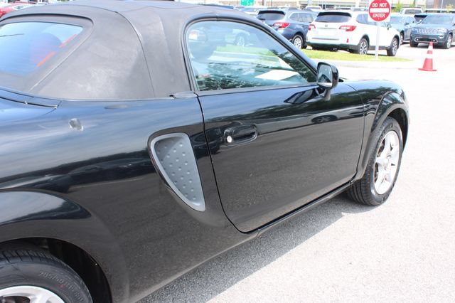 Used 2001 Toyota MR2 RWD image 34