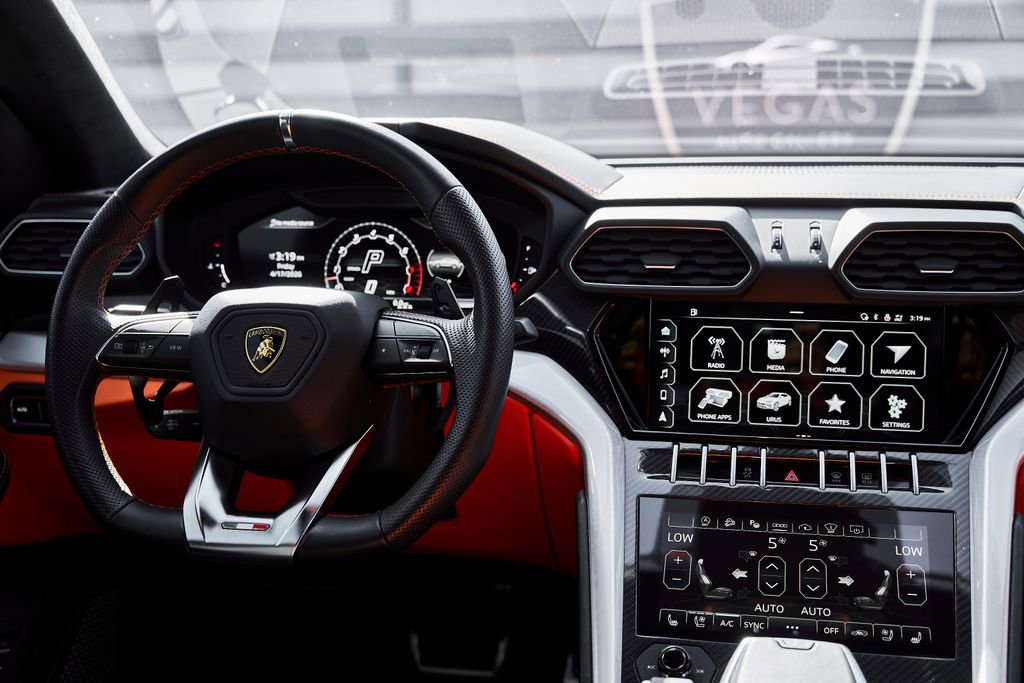 Used 2022 Lamborghini Urus AWD/4WD image 53