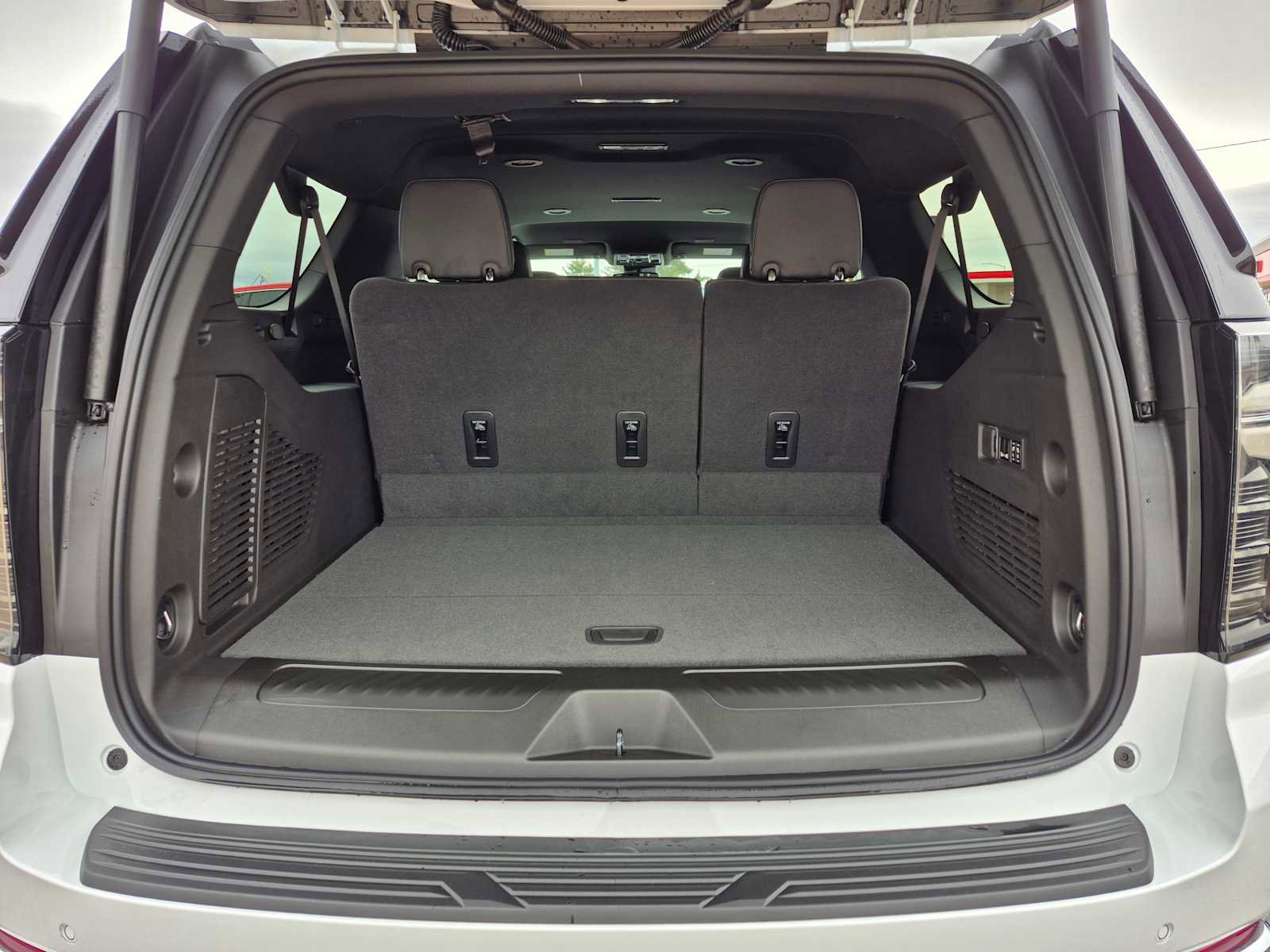 New 2026 Chevrolet Suburban LT w/ Comfort Package AWD/4WD image 5