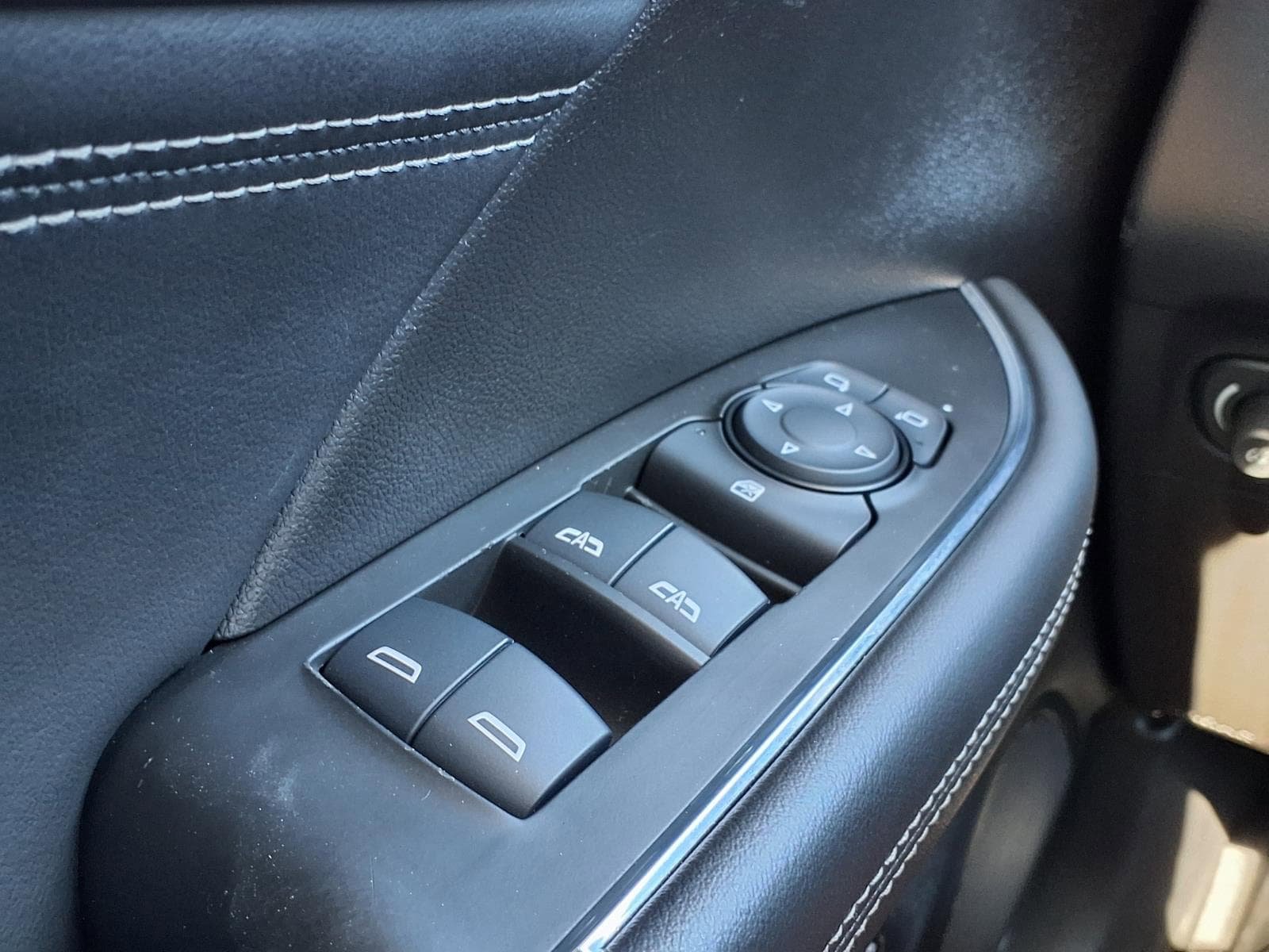 Used 2022 Buick Envision Preferred FWD image 32