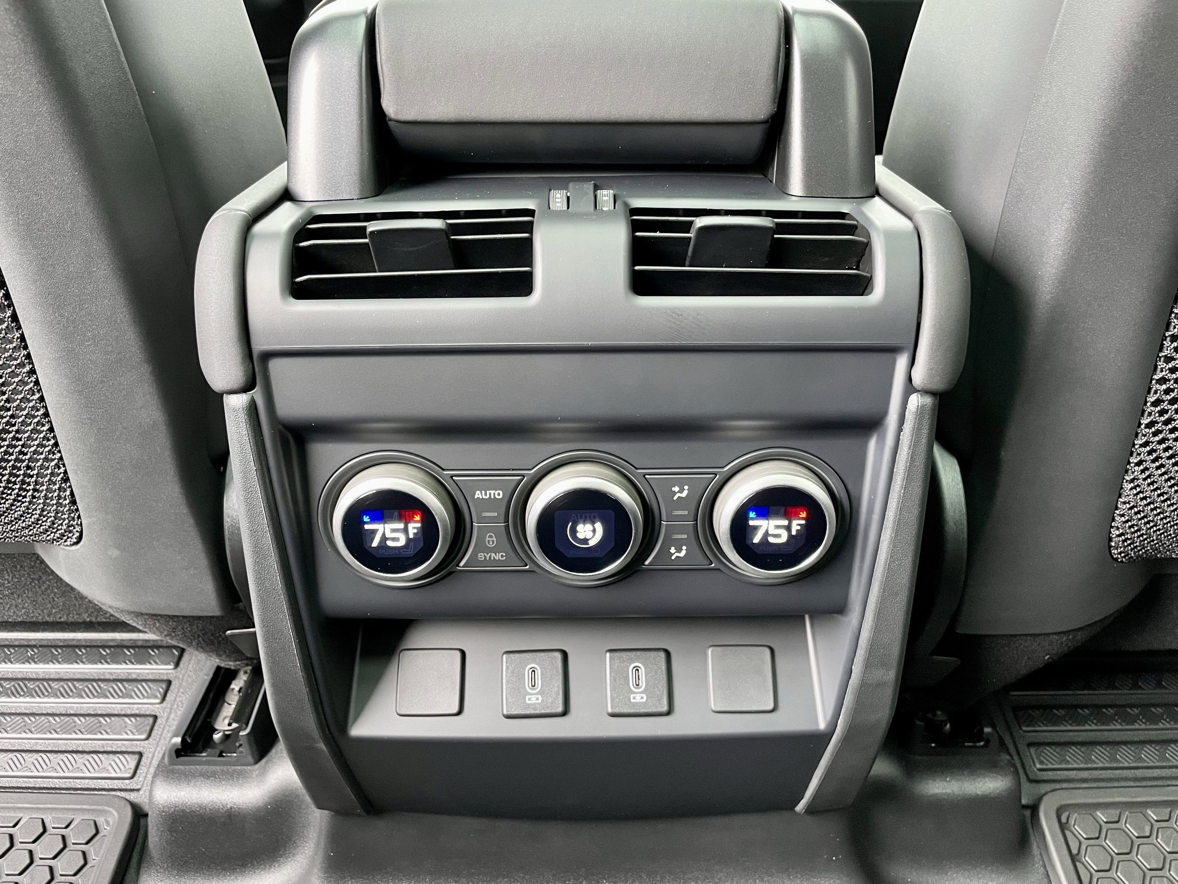 Used 2024 Land Rover Defender 110 S image 26