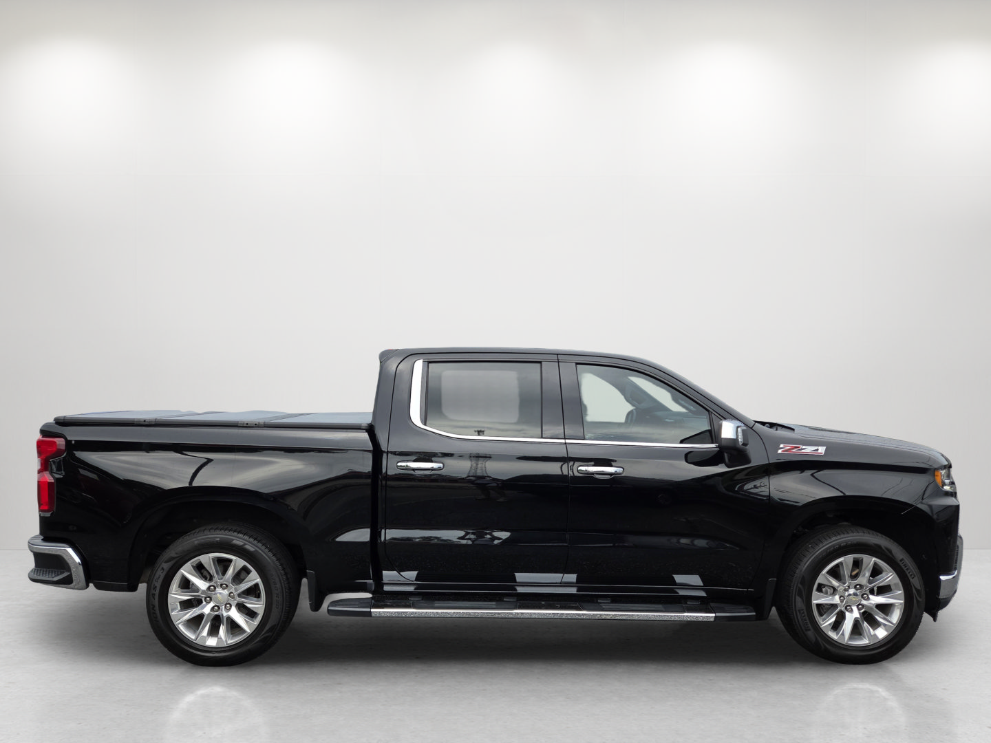 Used 2021 Chevrolet Silverado 1500 LTZ w/ LTZ Premium Package AWD/4WD image 4