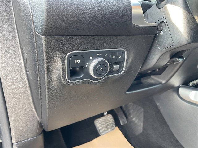 Used 2020 Mercedes-Benz GLB 250 4MATIC image 21