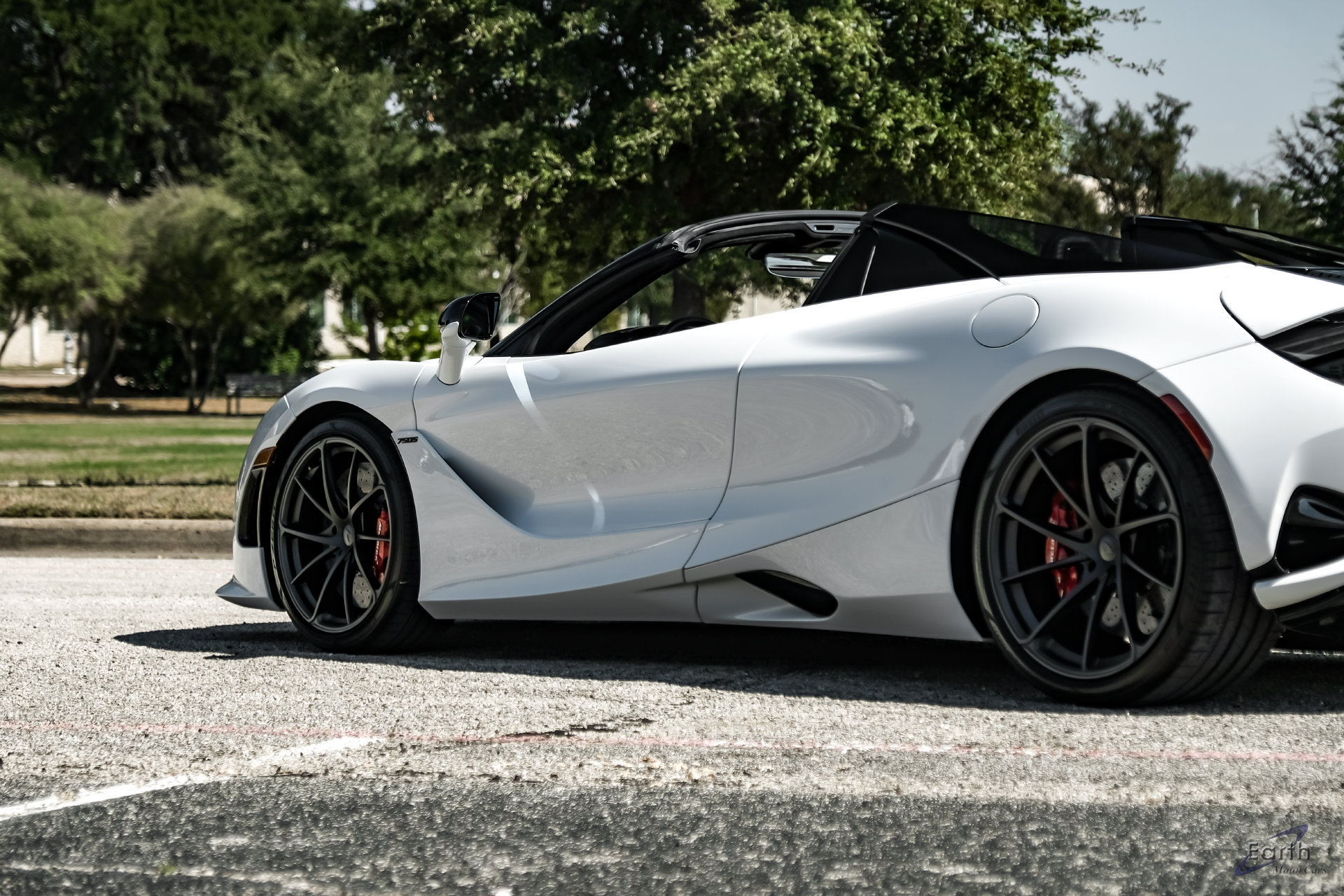 Used 2025 McLaren 750S Spider RWD image 18
