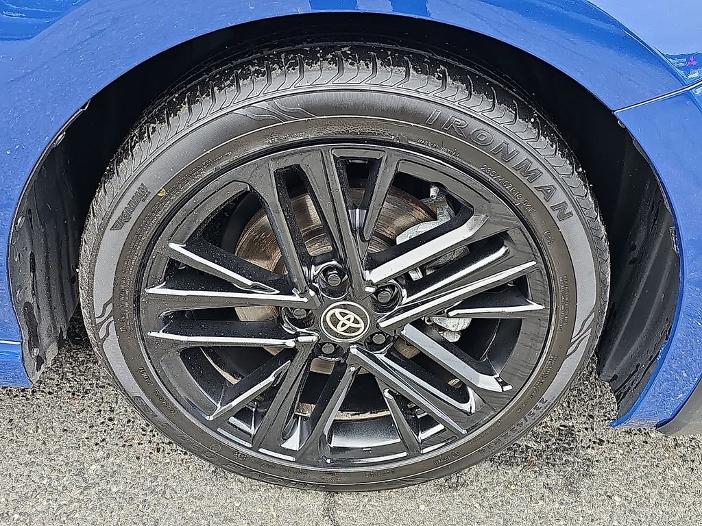 Used 2025 Toyota Camry SE image 8