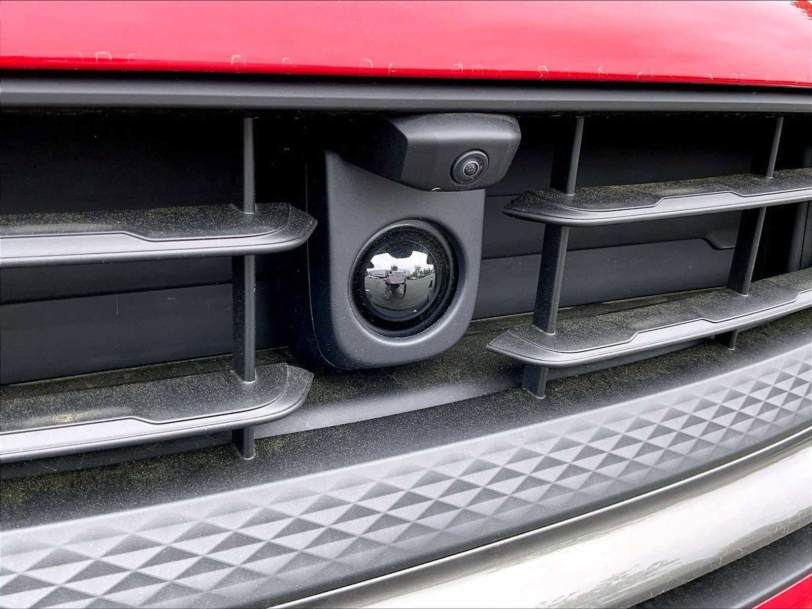 New 2025 Porsche Macan Turbo image 13