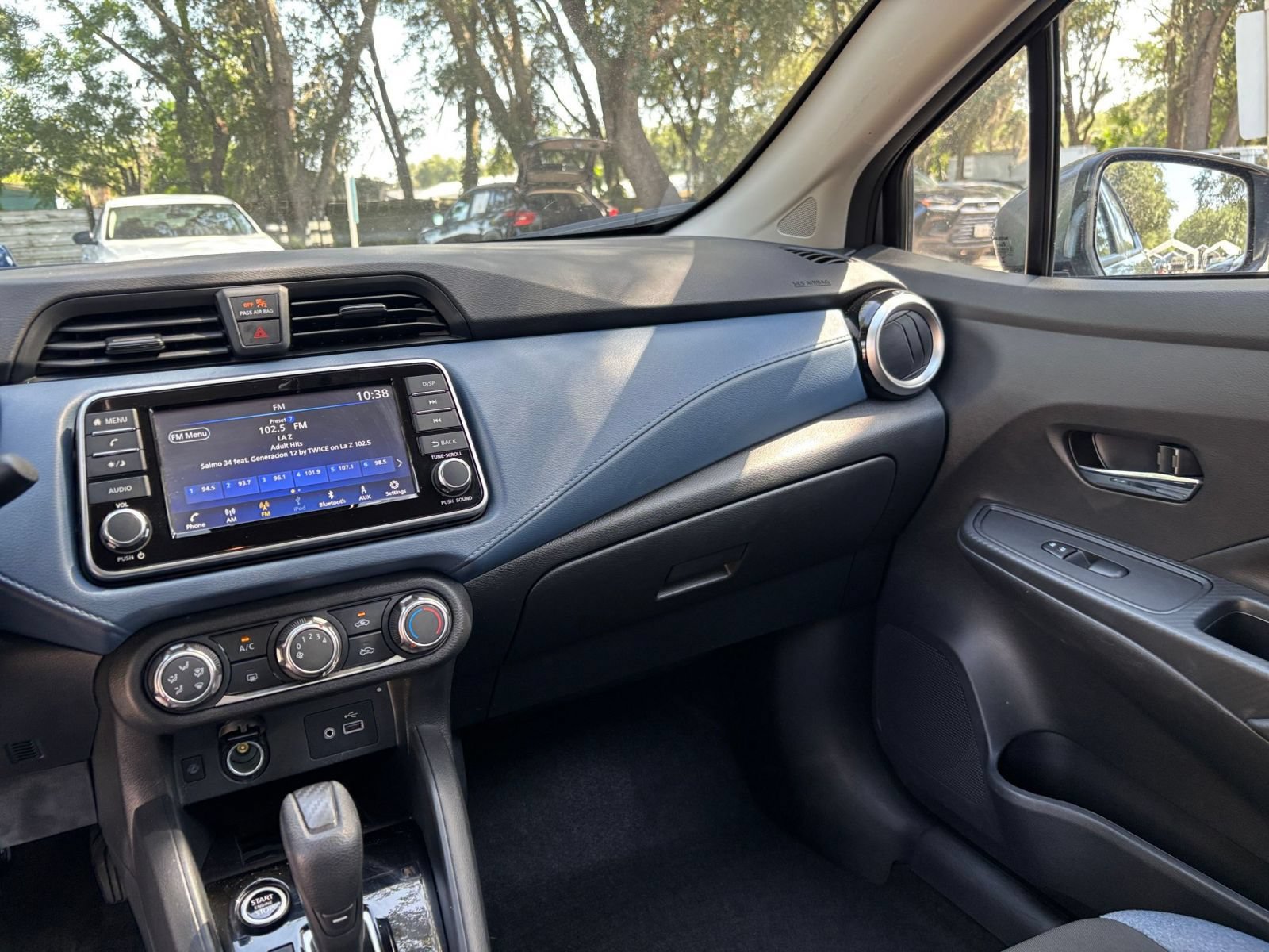 Used 2025 Nissan Versa SV FWD image 33