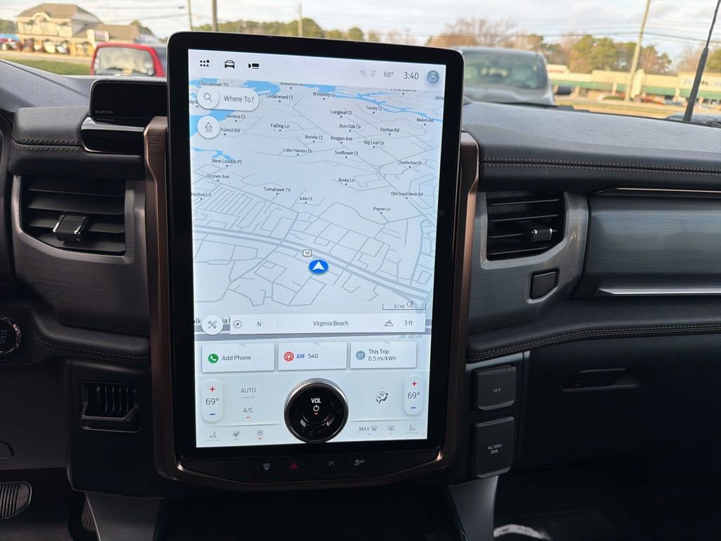 Used 2022 Ford F150 Lightning Lariat image 20