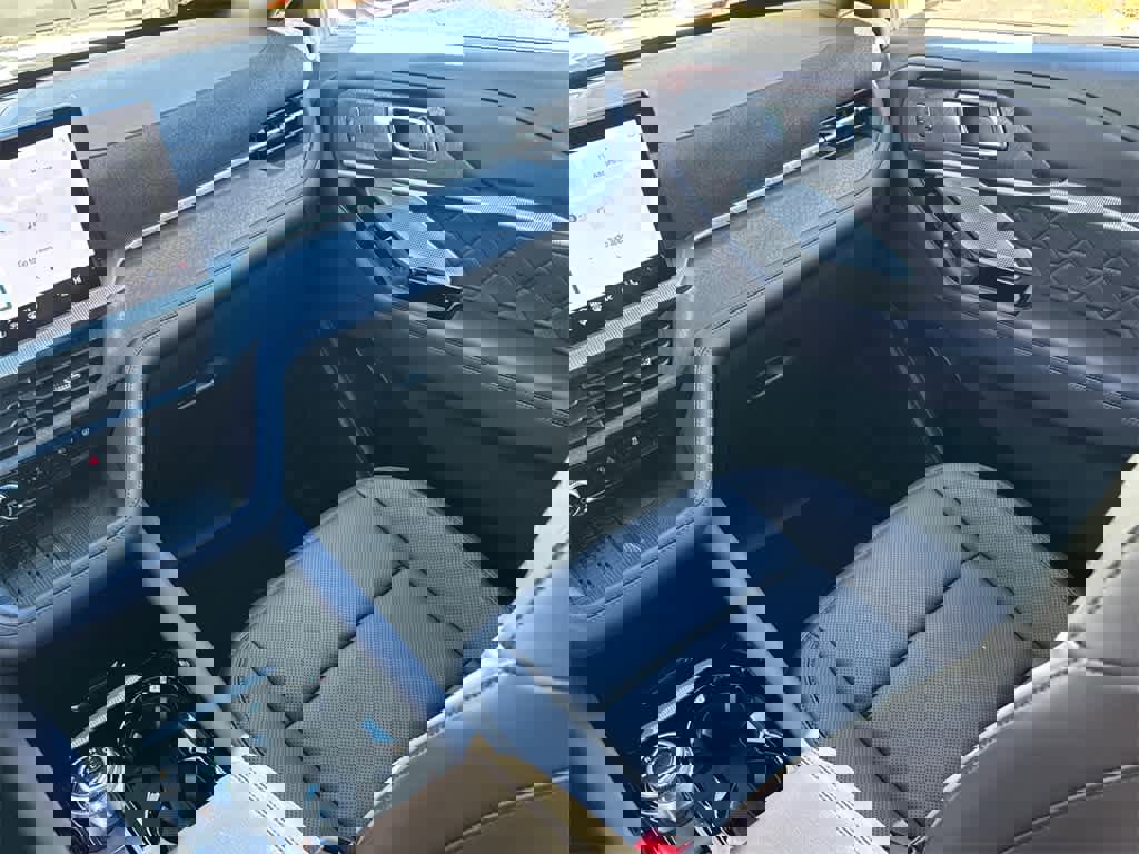 Used 2025 Ford Explorer Platinum w/ Ultimate Package image 23