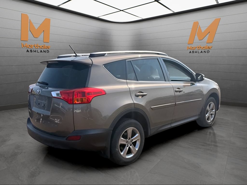 Used 2015 Toyota RAV4 XLE AWD/4WD image 5