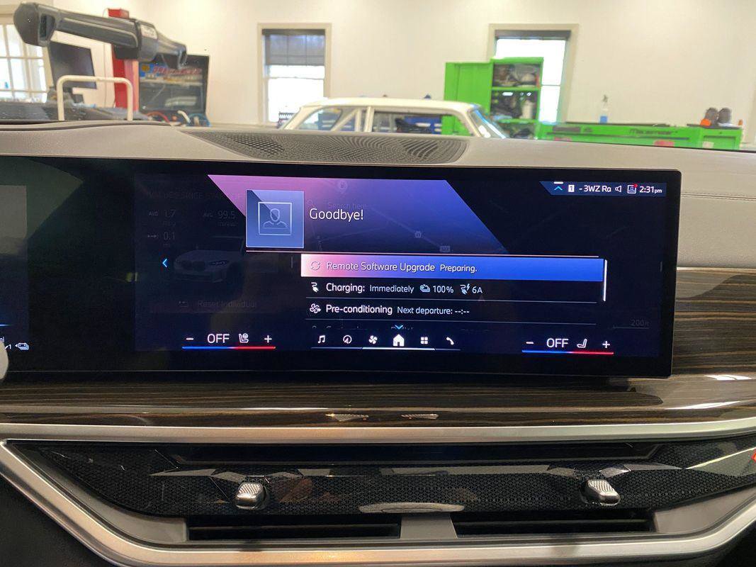 Used 2024 BMW X5 xDrive50e image 6