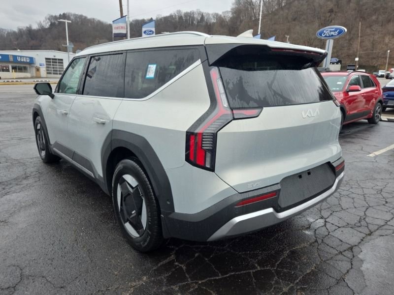 New 2026 Kia EV9 Wind image 5