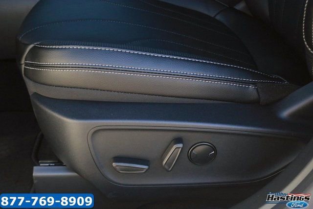 New 2025 Ford Escape SE w/ PHEV Premium Package FWD image 17