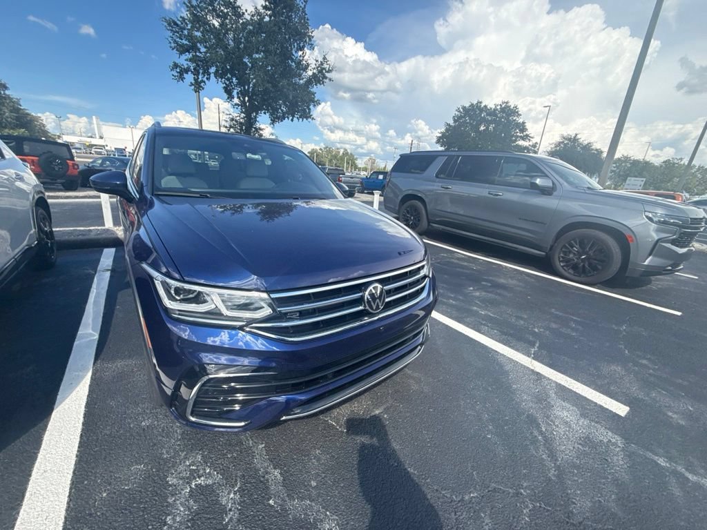 Used 2024 Volkswagen Tiguan SEL R-Line AWD/4WD image 17