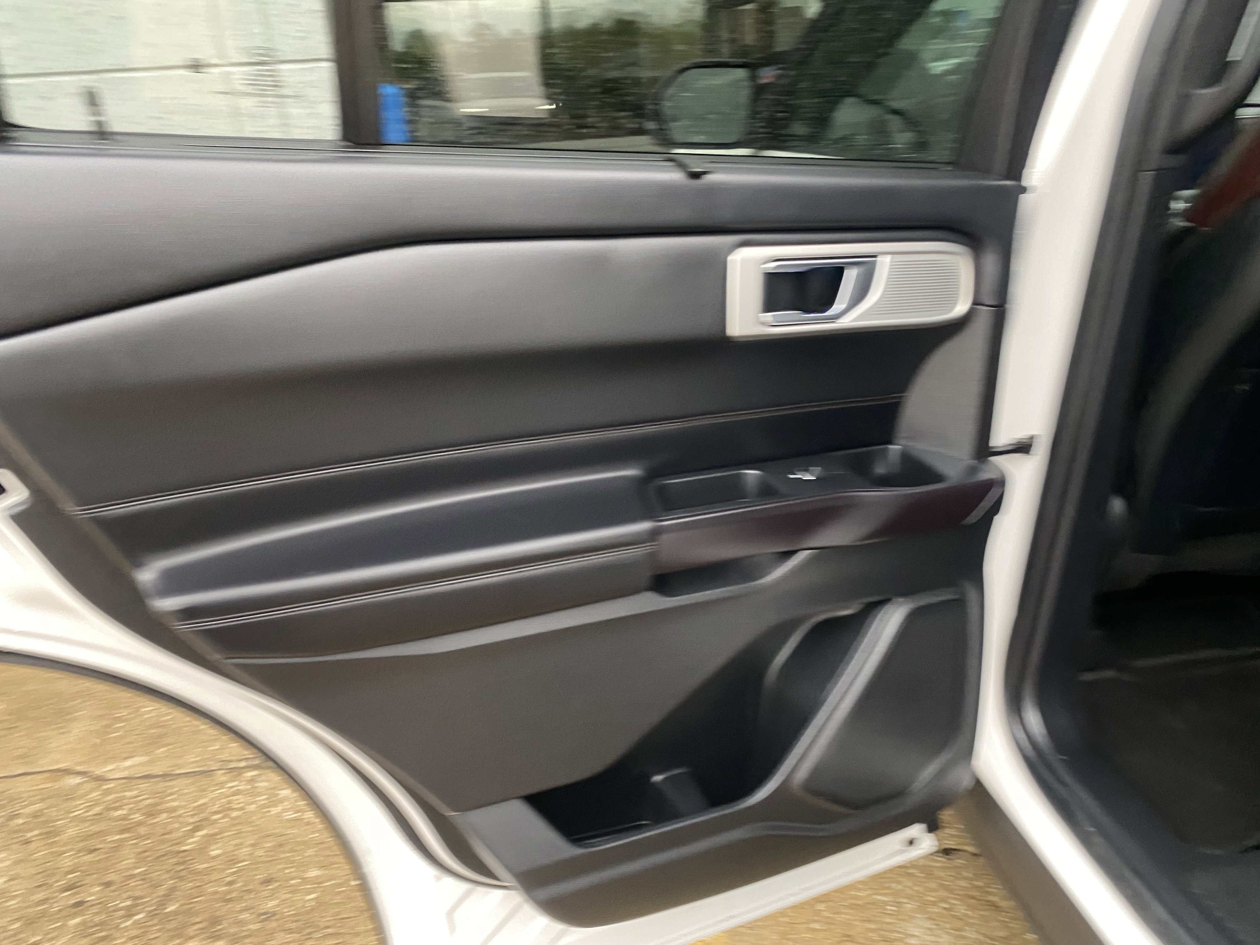Used 2020 Ford Explorer Platinum w/ Premium Technology Package AWD/4WD image 14
