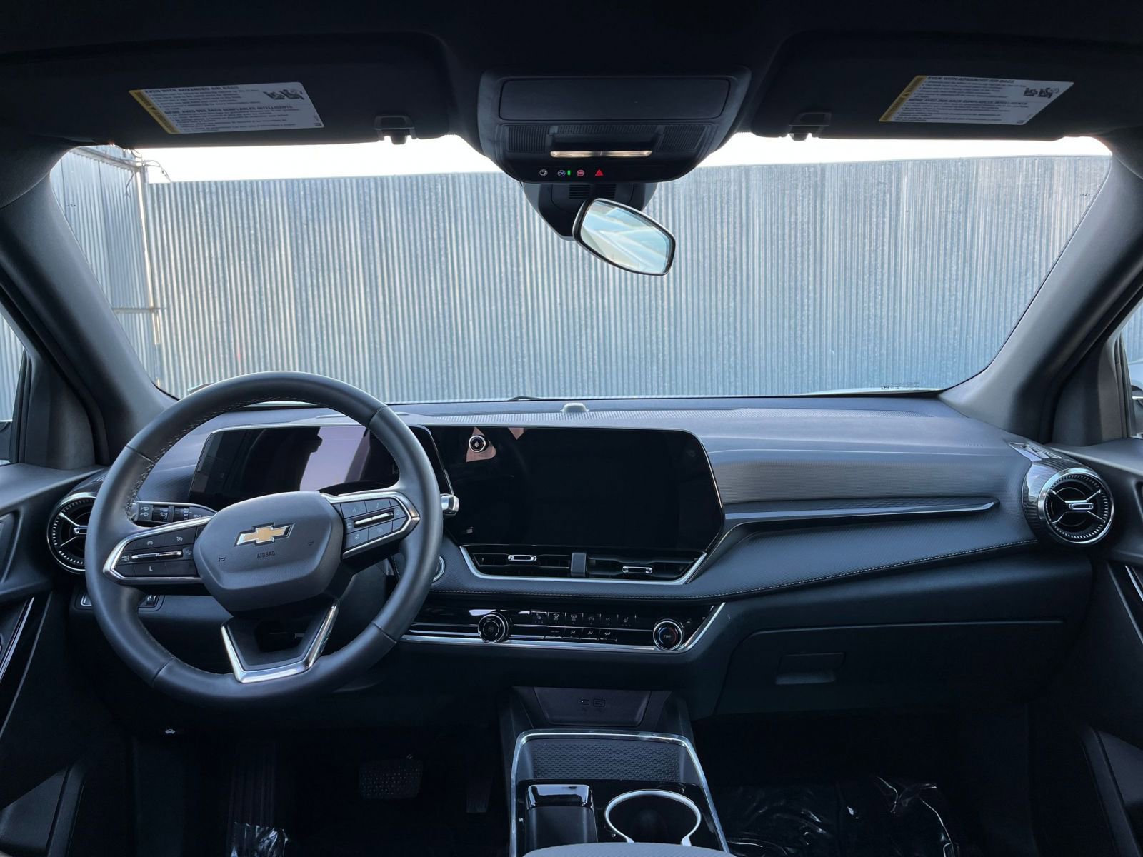 Used 2025 Chevrolet Equinox LT image 32